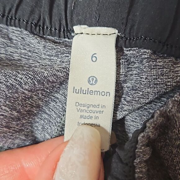 Lululemon On The Fly Pant size 6 - Picture 9 of 9
